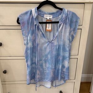 Bella Dahl Blue and White Women's sleeveless Blouse small NEW